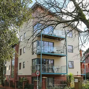 Serviced Apartment Southampton